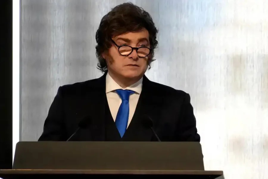 Golpe para Milei | Más de la mitad tiene una imagen negativa del presidente