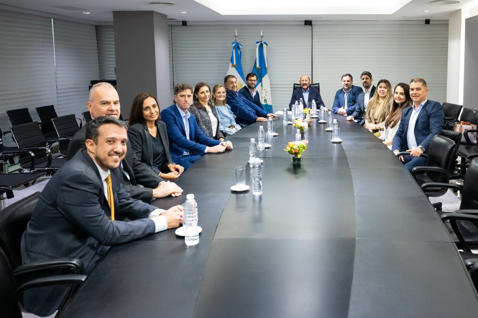 Gildo Insfrán recibió a autoridades del Colegio de Escribanos y a los nuevos titulares de registros notariales
